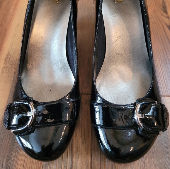 MTNY Black Patent Leather Women's Wedge Shoe with Buckle Detail, Size 7 - Picture 3 of 14